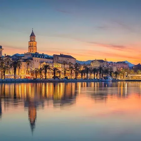 In Near The Sea, River & Mountain Between Omis & Split Апартаменты *